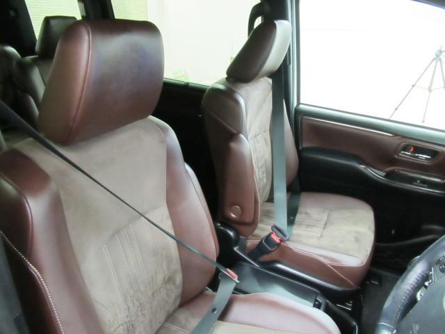 エスクァイア ハイブリッドGi プレミアムパッケージ 地上デジタル 衝突被害軽減 LEDライト Bカメラ クルコン スマートキー メモリナビ ナビ&TV キーレス ドラレコ 盗難防止装置 DVD再生 ABS 3列シート ETC アルミ オートエアコン(10枚目)