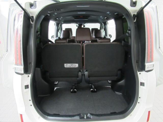 エスクァイア ハイブリッドGi プレミアムパッケージ 地上デジタル 衝突被害軽減 LEDライト Bカメラ クルコン スマートキー メモリナビ ナビ&TV キーレス ドラレコ 盗難防止装置 DVD再生 ABS 3列シート ETC アルミ オートエアコン(30枚目)