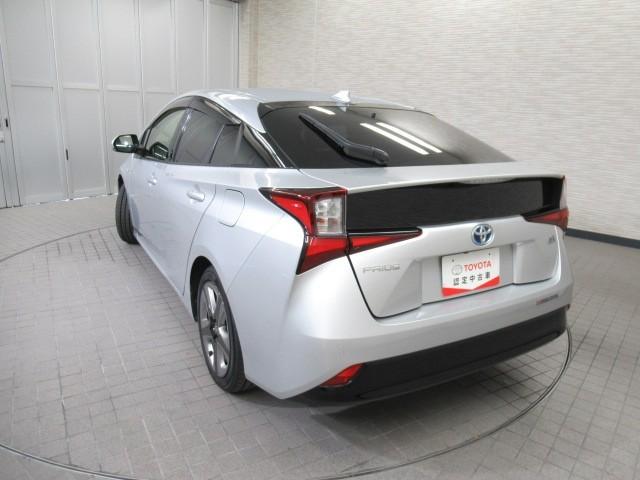 プリウス Ｓツーリングセレクション　エアバック　地デジ　１オーナー車　Ｂモニ　ＬＥＤヘッド　イモビ　オートクルーズ　横滑り防止　サイドエアバック　ドラレコ付き　ＤＶＤ再生可　ＥＴＣ　スマートキー　メモリ－ナビ　助手席エアバック　ナビＴＶ（6枚目）