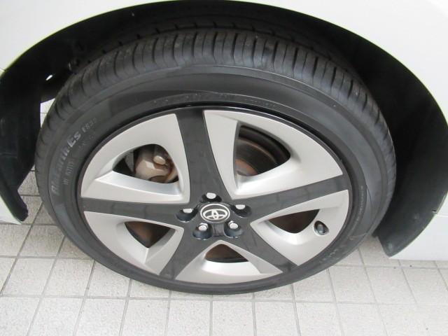 プリウス Ｓツーリングセレクション　エアバック　地デジ　１オーナー車　Ｂモニ　ＬＥＤヘッド　イモビ　オートクルーズ　横滑り防止　サイドエアバック　ドラレコ付き　ＤＶＤ再生可　ＥＴＣ　スマートキー　メモリ－ナビ　助手席エアバック　ナビＴＶ（8枚目）