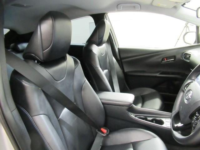 プリウス Ｓツーリングセレクション　エアバック　地デジ　１オーナー車　Ｂモニ　ＬＥＤヘッド　イモビ　オートクルーズ　横滑り防止　サイドエアバック　ドラレコ付き　ＤＶＤ再生可　ＥＴＣ　スマートキー　メモリ－ナビ　助手席エアバック　ナビＴＶ（10枚目）