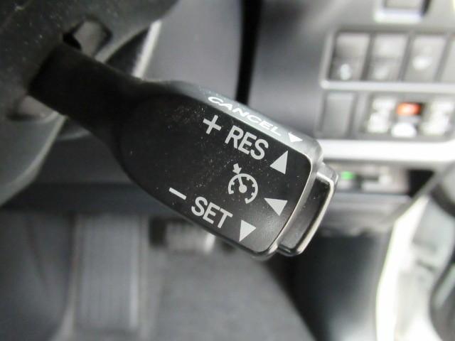 ノア Si ダブルバイビーIII 両側電動ドア リアオートエアコン アルミ バックモニター オートクルーズコントロール キーレス LEDヘッドライト ナビ&TV オートエアコン 4WD DVD 盗難防止装置 フルセグTV 3列シート(16枚目)