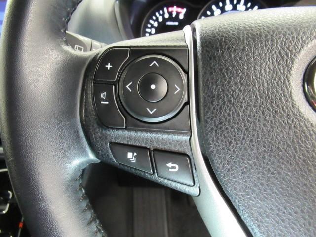 ノア Si ダブルバイビーIII 両側電動ドア リアオートエアコン アルミ バックモニター オートクルーズコントロール キーレス LEDヘッドライト ナビ&TV オートエアコン 4WD DVD 盗難防止装置 フルセグTV 3列シート(17枚目)