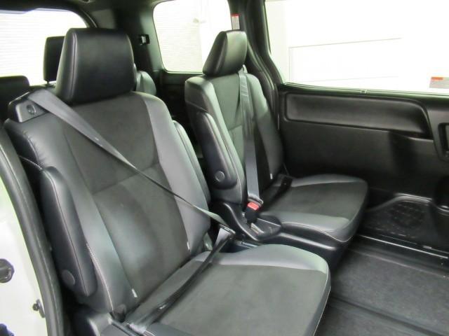 ノア Si ダブルバイビーIII 両側電動ドア リアオートエアコン アルミ バックモニター オートクルーズコントロール キーレス LEDヘッドライト ナビ&TV オートエアコン 4WD DVD 盗難防止装置 フルセグTV 3列シート(22枚目)