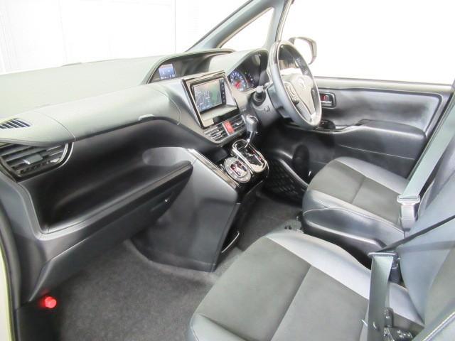 ノア Si ダブルバイビーIII 両側電動ドア リアオートエアコン アルミ バックモニター オートクルーズコントロール キーレス LEDヘッドライト ナビ&TV オートエアコン 4WD DVD 盗難防止装置 フルセグTV 3列シート(30枚目)