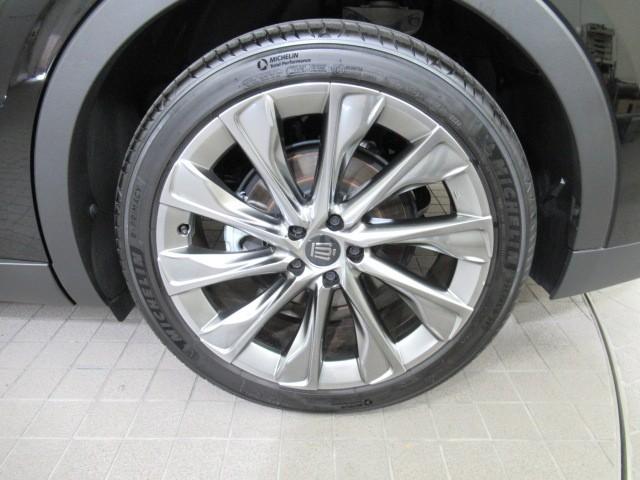 クラウンクロスオーバー Ｚ　インテリジェントクリアランスソナー　ナビＴＶ　Ｐシート　ＡＣ１００Ｖ　ドラレコ　フルセグ　キーレス　フルオートエアコン　オートクルーズコントロール　ＥＴＣ　バックカメラ　スマートキー　メモリーナビ（7枚目）