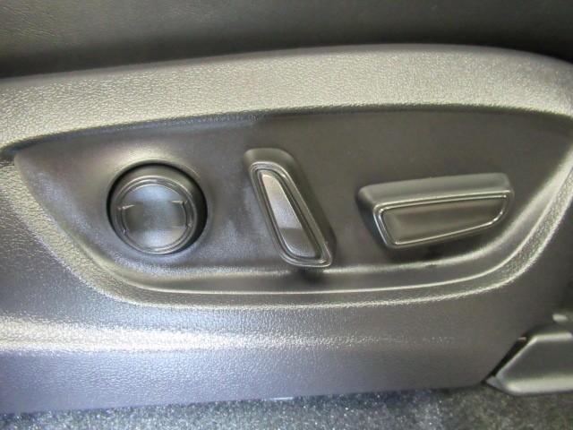 クラウンクロスオーバー Ｚ　インテリジェントクリアランスソナー　ナビＴＶ　Ｐシート　ＡＣ１００Ｖ　ドラレコ　フルセグ　キーレス　フルオートエアコン　オートクルーズコントロール　ＥＴＣ　バックカメラ　スマートキー　メモリーナビ（12枚目）