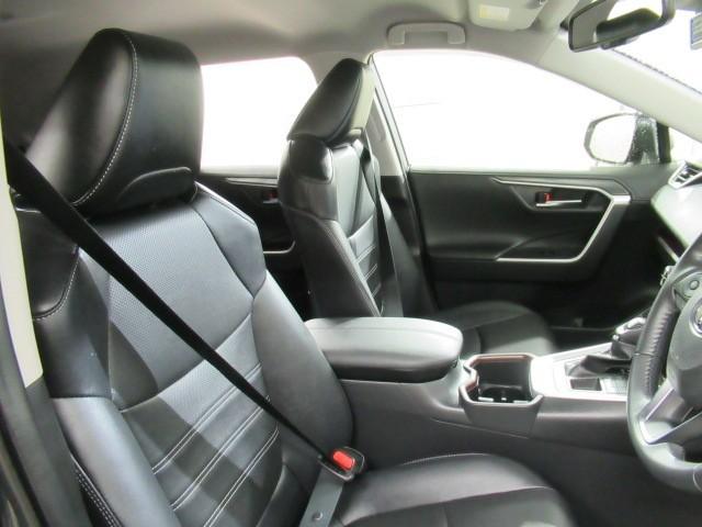 RAV4 G Bカメラ パワーウインドウ カーテンエアバック 運転席パワーシート ワンオーナ イモビライザー キーレス ETC付 LEDヘッドライ クルコン オートエアコン 横滑り防止装置 ナビ 4WD車 ABS(9枚目)