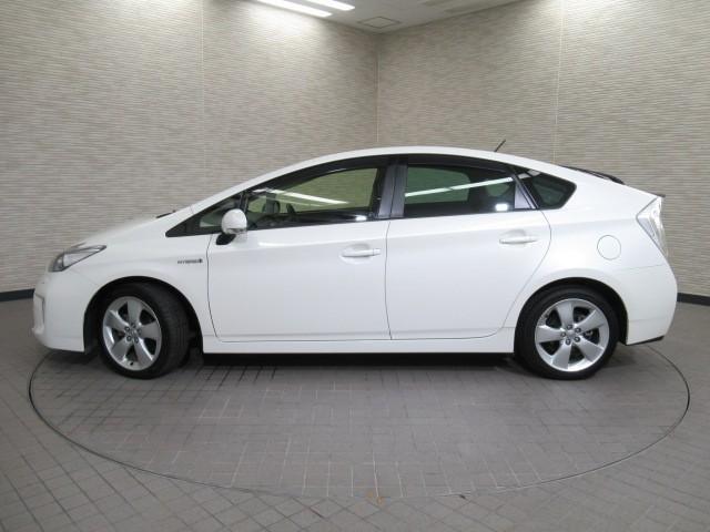 プリウス Ｇツーリングセレクション　Ｒカメラ　地デジフルセグＴＶ　１オーナー　ＬＥＤヘットライト　エアコン　セキュリティー　Ｗエアバック　エアバック　ＥＴＣ車載器　キーフリー　パワーウインド　アルミ　ナビ＆ＴＶ　ＰＳ　メモリナビ　ＡＢＳ（5枚目）