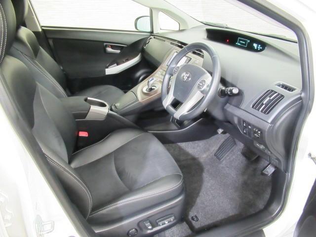 プリウス Ｇツーリングセレクション　Ｒカメラ　地デジフルセグＴＶ　１オーナー　ＬＥＤヘットライト　エアコン　セキュリティー　Ｗエアバック　エアバック　ＥＴＣ車載器　キーフリー　パワーウインド　アルミ　ナビ＆ＴＶ　ＰＳ　メモリナビ　ＡＢＳ（9枚目）