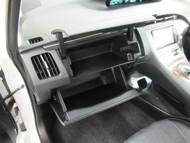 プリウス Ｇツーリングセレクション　Ｒカメラ　地デジフルセグＴＶ　１オーナー　ＬＥＤヘットライト　エアコン　セキュリティー　Ｗエアバック　エアバック　ＥＴＣ車載器　キーフリー　パワーウインド　アルミ　ナビ＆ＴＶ　ＰＳ　メモリナビ　ＡＢＳ（29枚目）