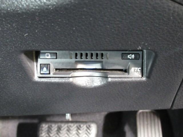 Ｃ－ＨＲ Ｇ　衝突軽減　ＥＳＣ　キーレスエントリー　ＬＥＤライト　Ｂカメ　盗難防止システム　ナビ＆ＴＶ　ワンオ－ナ－　地デジ　オートクルーズコントロール　スマートキー　アルミホイール　フルオートエアコン　ＡＢＳ（12枚目）