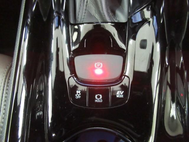 Ｃ－ＨＲ Ｇ　衝突軽減　ＥＳＣ　キーレスエントリー　ＬＥＤライト　Ｂカメ　盗難防止システム　ナビ＆ＴＶ　ワンオ－ナ－　地デジ　オートクルーズコントロール　スマートキー　アルミホイール　フルオートエアコン　ＡＢＳ（24枚目）