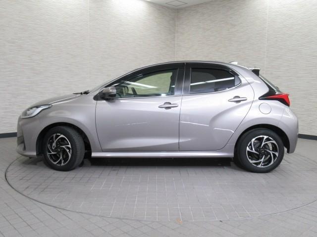 ヤリス ハイブリッドＺ　ＰＣＳ　ＡＷ　Ｂカメラ　ＬＥＤランプ　スマキー　ＥＴＣ付き　ＶＳＣ　パワステ　クルコン　カーテンエアバック　キーフリー　ＡＢＳ　イモビ　エアコン　エアバッグ　デュアルエアバック（5枚目）