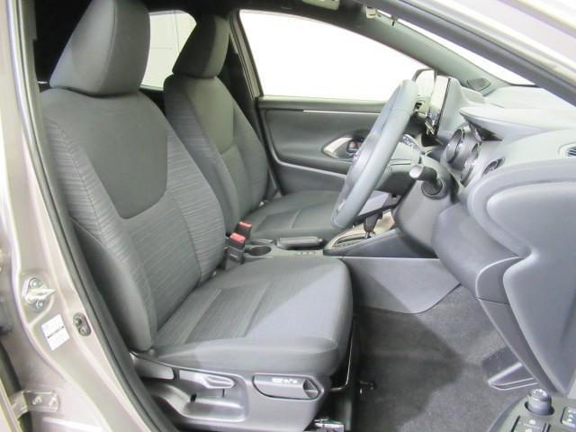 ヤリス ハイブリッドＺ　ＰＣＳ　ＡＷ　Ｂカメラ　ＬＥＤランプ　スマキー　ＥＴＣ付き　ＶＳＣ　パワステ　クルコン　カーテンエアバック　キーフリー　ＡＢＳ　イモビ　エアコン　エアバッグ　デュアルエアバック（8枚目）