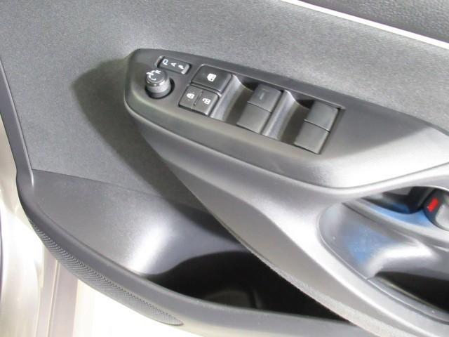 ヤリス ハイブリッドＺ　ＰＣＳ　ＡＷ　Ｂカメラ　ＬＥＤランプ　スマキー　ＥＴＣ付き　ＶＳＣ　パワステ　クルコン　カーテンエアバック　キーフリー　ＡＢＳ　イモビ　エアコン　エアバッグ　デュアルエアバック（10枚目）