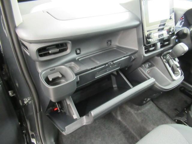 シエンタ Ｇ　ウェルキャブ　Ｇ　ウェルキャブ　助手席ターンチルトシート　ディスプレイオーディオ　全周囲カメラ　フルセグ　ＬＥＤヘッドライト　衝突被害軽減ブレーキ　ペダル踏み間違い急発進制御装置　ブラインドスポットモニター（32枚目）