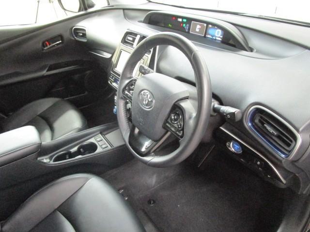 プリウス Sツーリングセレクション エアバック 1オーナー車 Bモニ LEDヘッド イモビ オートクルーズ 横滑り防止 サイドエアバック ETC スマートキー メモリ-ナビ 助手席エアバック ナビTV ABS AW フルオートエアコン(9枚目)