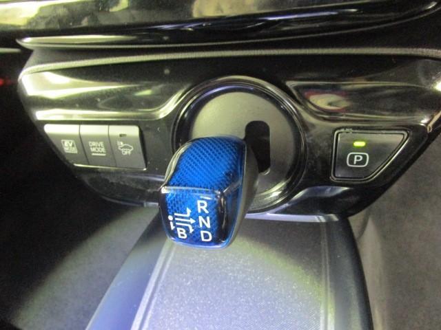 プリウス Sツーリングセレクション エアバック 1オーナー車 Bモニ LEDヘッド イモビ オートクルーズ 横滑り防止 サイドエアバック ETC スマートキー メモリ-ナビ 助手席エアバック ナビTV ABS AW フルオートエアコン(17枚目)