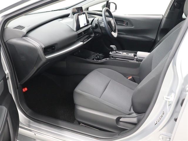 プリウス Ｘ　ディスプレイオーディオ　フルセグ　ミュージックプレイヤー接続可　バックカメラ　ＥＴＣ２．０　ドラレコ　アクセサリーコンセント　ＬＥＤヘッドライト　ＢＳＭ　ＰＫＳＢ　ＴＳＳ　ワンオーナー（9枚目）