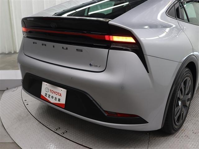 プリウス Ｘ　ディスプレイオーディオ　フルセグ　ミュージックプレイヤー接続可　バックカメラ　ＥＴＣ２．０　ドラレコ　アクセサリーコンセント　ＬＥＤヘッドライト　ＢＳＭ　ＰＫＳＢ　ＴＳＳ　ワンオーナー（12枚目）