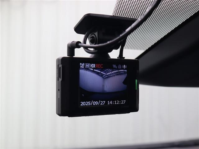 プリウス Ｘ　ディスプレイオーディオ　フルセグ　ミュージックプレイヤー接続可　バックカメラ　ＥＴＣ２．０　ドラレコ　アクセサリーコンセント　ＬＥＤヘッドライト　ＢＳＭ　ＰＫＳＢ　ＴＳＳ　ワンオーナー（23枚目）