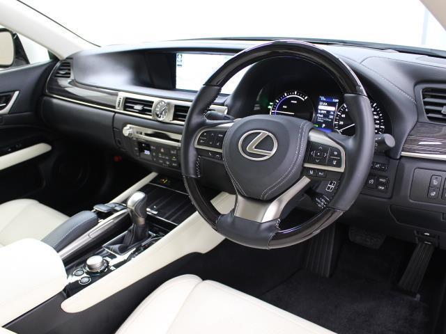 GS300h バージョンL 革シート フルセグ SDマルチ ブルーレイ再生 ミュージックプレイヤー接続可 バックカメラ 衝突被害軽減システム ETC2.0 LEDヘッドランプ ワンオーナー アイドリングストップ(10枚目)