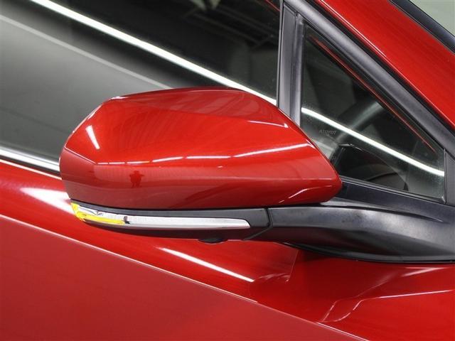 サイドターンランプ付きドアミラー。車両のドレスアップと右左折時の被視認性を兼ね備えたお洒落なミラーです。