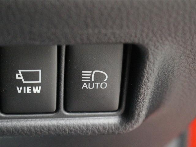 ＬＥＤヘッドランプには「オートマチックハイビーム（ＡＨＢ）」を搭載。先行車や対向車、道路周辺の明るさを検知し、ハイビームとロービームを切り替えることにより、前方視界確保をアシストします。