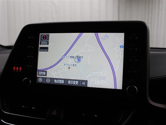 スマートフォンとの連携を可能にした８インチのディスプレイオーディオにはナビキットを採用。ＡＭ／ＦＭ（ワイドＦＭ対応）、Ｂｌｕｅｔｏｏｔｈ／ＵＳＢ入力に対応しています。（Ｔ‐Ｃｏｎｎｅｃｔは別途有料）