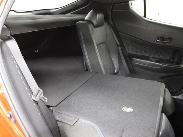 リヤシートは、使う状況にあわせてアレンジできます。