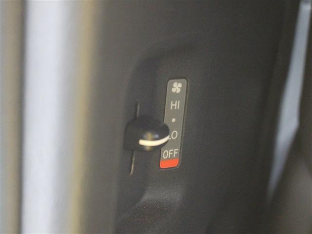 ハイエースバン WEL DXクルマイスBタイフ 福祉車両 ワンセグ メモリーナビ ミュージックプレイヤー接続可 バックカメラ 衝突被害軽減システム ドラレコ 乗車定員10人(16枚目)