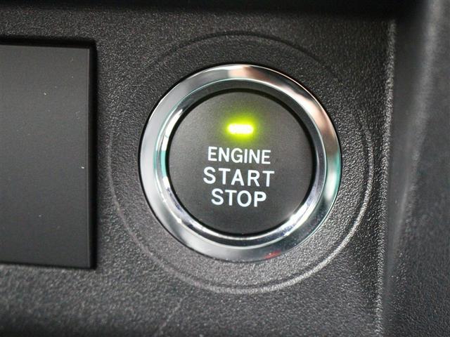 電子カードキーを携帯していれば、ブレーキを踏みながらエンジンスイッチを押すだけで、エンジンが始動します。