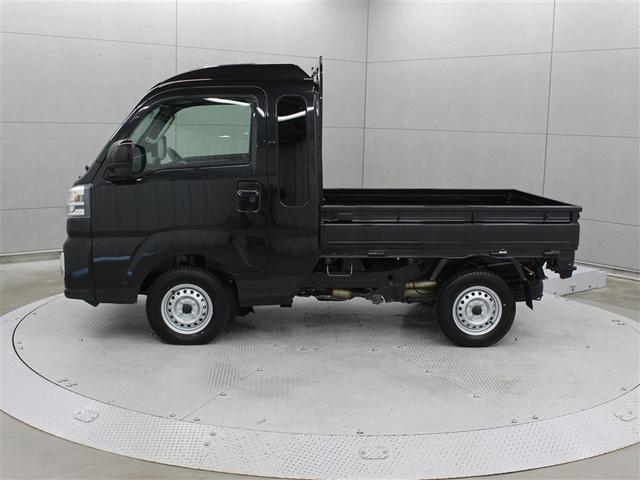 ビッグキャビンとリクライニングシートを採用し、乗用車感覚の快適さを実現するジャンボです。