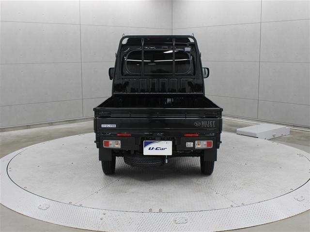 ペダルを踏み間違えたときに、急発進を抑制する、「ブレーキ制御付誤発進抑制機能（前方・後方）」が装備されています。