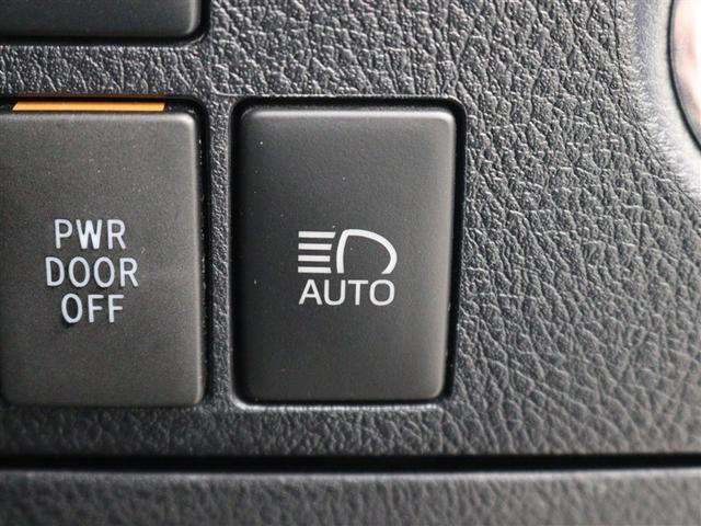 アルファードハイブリッド Ｓ　４ＷＤ　フルセグ　メモリーナビ　ＤＶＤ再生　ミュージックプレイヤー接続可　後席モニター　バックカメラ　衝突被害軽減システム　ＥＴＣ　ドラレコ　両側電動スライド　ＬＥＤヘッドランプ　乗車定員７人（22枚目）