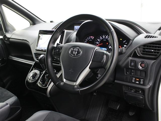 ヴォクシー ＺＳ　煌ＩＩＩ　フルセグ　メモリーナビ　ＤＶＤ再生　ミュージックプレイヤー接続可　バックカメラ　衝突被害軽減システム　ＥＴＣ　ドラレコ　両側電動スライド　ＬＥＤヘッドランプ　フルエアロ　アイドリングストップ（6枚目）