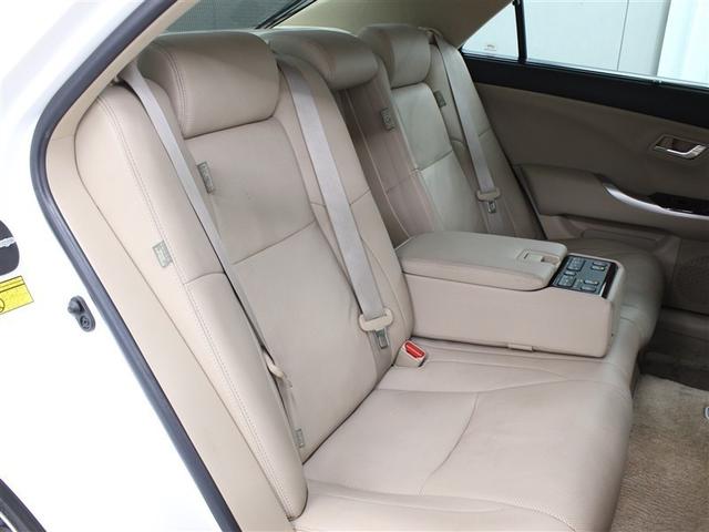 クラウンハイブリッド Ｇパッケージ　革シート　フルセグ　ＨＤＤナビ　ＤＶＤ再生　ミュージックプレイヤー接続可　バックカメラ　衝突被害軽減システム　ＥＴＣ　ＨＩＤヘッドライト　アイドリングストップ（11枚目）