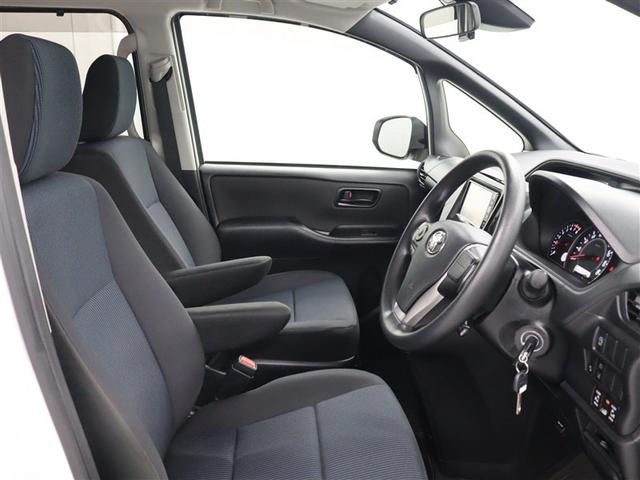 ノア Ｘ　ワンセグ　メモリーナビ　バックカメラ　衝突被害軽減システム　両側電動スライド　ＬＥＤヘッドランプ　ウオークスルー　乗車定員８人　３列シート　アイドリングストップ（7枚目）