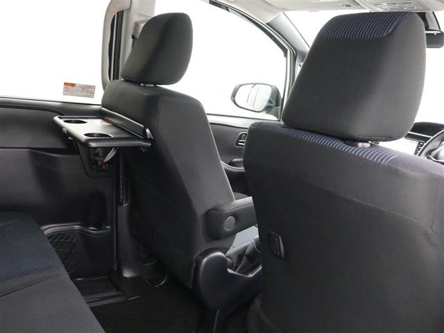 ノア Ｘ　ワンセグ　メモリーナビ　バックカメラ　衝突被害軽減システム　両側電動スライド　ＬＥＤヘッドランプ　ウオークスルー　乗車定員８人　３列シート　アイドリングストップ（11枚目）
