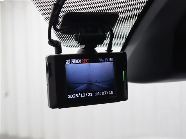 ノア Ｘ　ワンセグ　メモリーナビ　バックカメラ　衝突被害軽減システム　両側電動スライド　ＬＥＤヘッドランプ　ウオークスルー　乗車定員８人　３列シート　アイドリングストップ（25枚目）