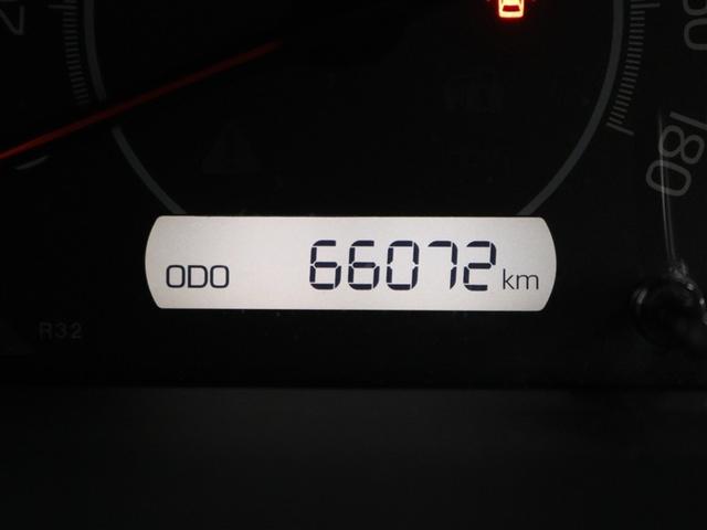 ノア Ｘ　ワンセグ　メモリーナビ　バックカメラ　衝突被害軽減システム　両側電動スライド　ＬＥＤヘッドランプ　ウオークスルー　乗車定員８人　３列シート　アイドリングストップ（30枚目）