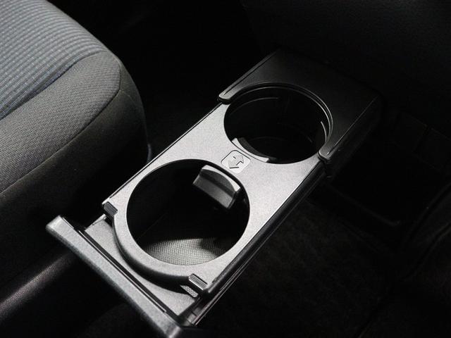 ノア Ｘ　ワンセグ　メモリーナビ　バックカメラ　衝突被害軽減システム　両側電動スライド　ＬＥＤヘッドランプ　ウオークスルー　乗車定員８人　３列シート　アイドリングストップ（34枚目）