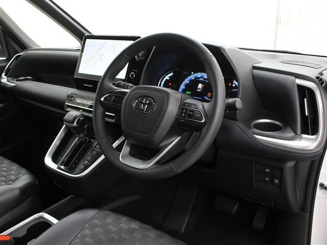 ヴォクシー ハイブリッドＳ－Ｚ　フルセグ　メモリーナビ　ＤＶＤ再生　ミュージックプレイヤー接続可　バックカメラ　衝突被害軽減システム　ＥＴＣ　ドラレコ　両側電動スライド　ＬＥＤヘッドランプ　乗車定員７人　３列シート（6枚目）