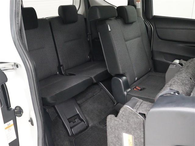 シエンタ Ｘ　メモリーナビ　バックカメラ　衝突被害軽減システム　ＥＴＣ　電動スライドドア　乗車定員７人　３列シート　アイドリングストップ（11枚目）