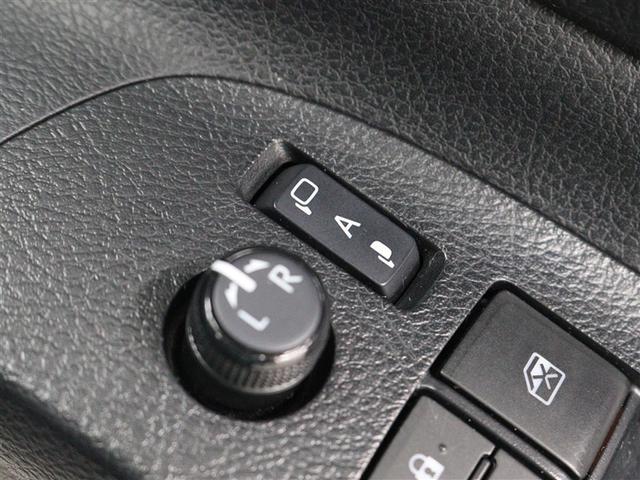 シエンタ Ｘ　メモリーナビ　バックカメラ　衝突被害軽減システム　ＥＴＣ　電動スライドドア　乗車定員７人　３列シート　アイドリングストップ（33枚目）