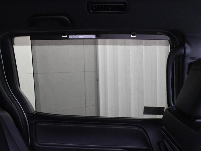 �X���C�h�h�A�Ɏ��[���̃T���V�F�[�h�𑕔����Ă��܂��B