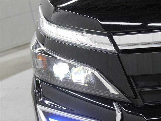 ヴォクシー ＺＳ　煌ＩＩＩ　フルセグ　メモリーナビ　ＤＶＤ再生　ミュージックプレイヤー接続可　後席モニター　バックカメラ　衝突被害軽減システム　ＥＴＣ　ドラレコ　両側電動スライド　ＬＥＤヘッドランプ　乗車定員８人　３列シート（16枚目）