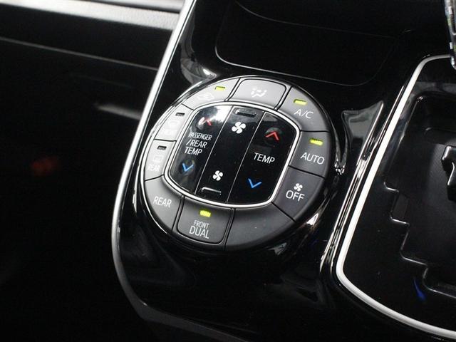 ヴォクシー ＺＳ　煌ＩＩＩ　フルセグ　メモリーナビ　ＤＶＤ再生　ミュージックプレイヤー接続可　後席モニター　バックカメラ　衝突被害軽減システム　ＥＴＣ　ドラレコ　両側電動スライド　ＬＥＤヘッドランプ　乗車定員８人　３列シート（33枚目）