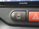 助手席側電動スライドドアは室内のスイッチでも開閉が可能です。